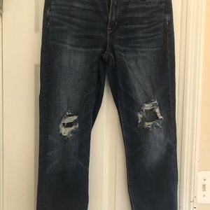 American Eagle Hi Rise Mom Jeans
